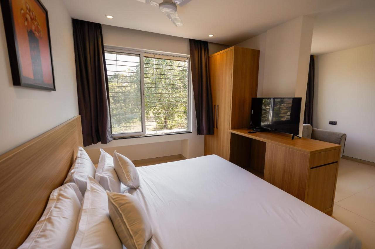 Mountain Shadow Resort Igatpuri Buitenkant foto
